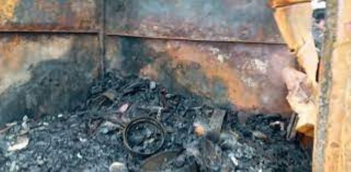 Une cinquantaine de magasins partent en fumée à Adjamé, dans le Nord d’Abidjan